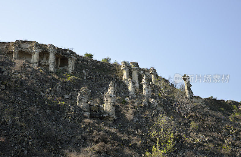 岩石现象Pobiti Kamani(石化森林)